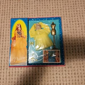 1970s vintage NWT Topper outfit for Dawn dolls. Original box and cellophane.